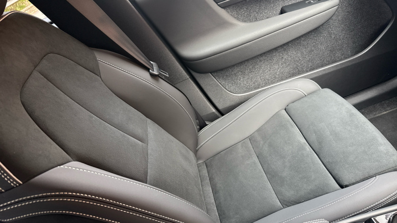 Volvo XC40 2.0 B3P Plus Black Edition 5dr Auto Petrol Estate